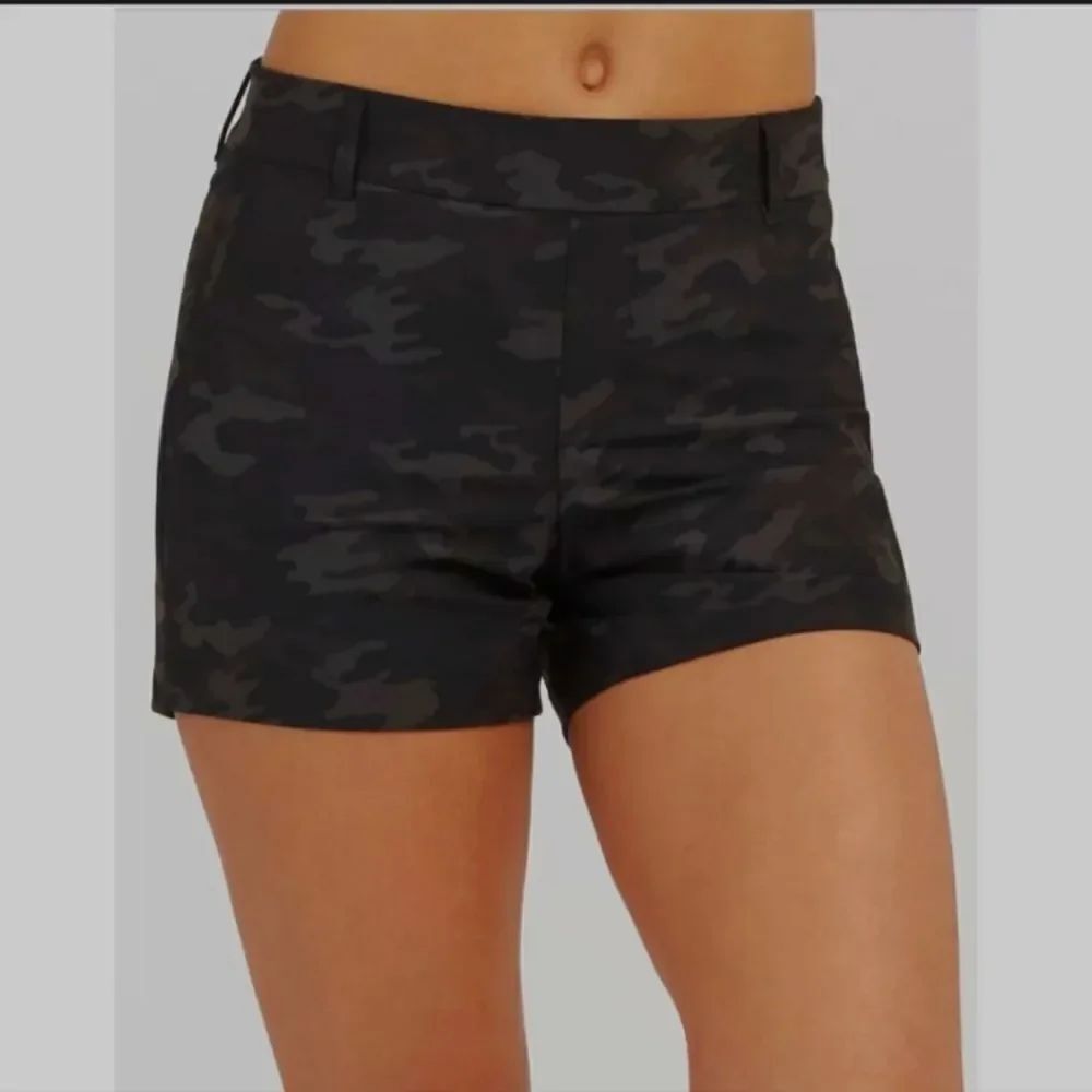 SPANX The Sunshine Shorts Camo Black Size SP